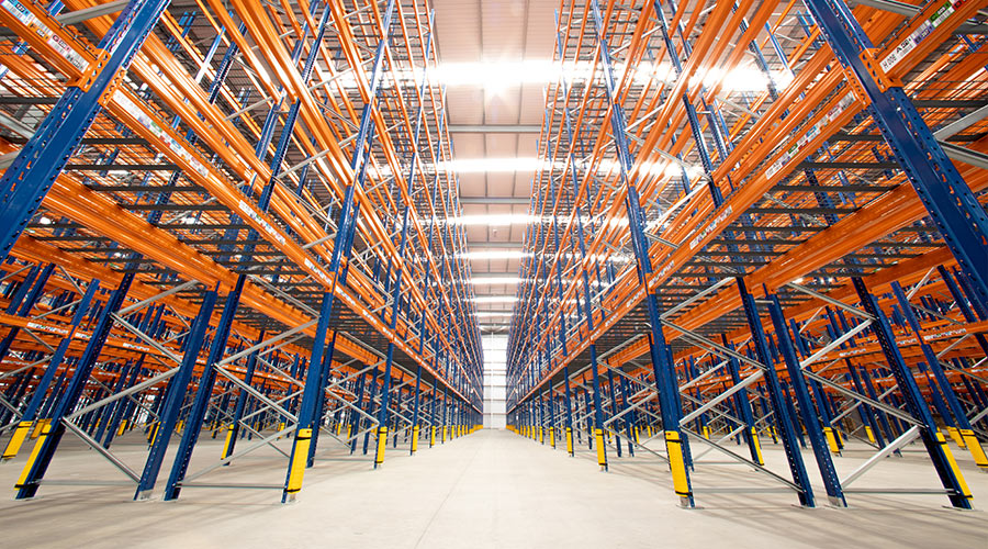 Adjustable pallet racking in a cold storage warehouse