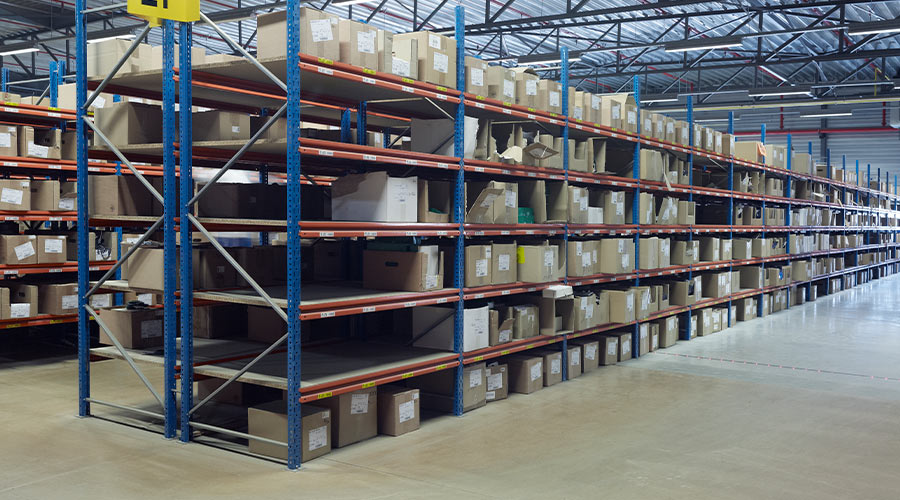 industrial longspan shelving in a distribution centre