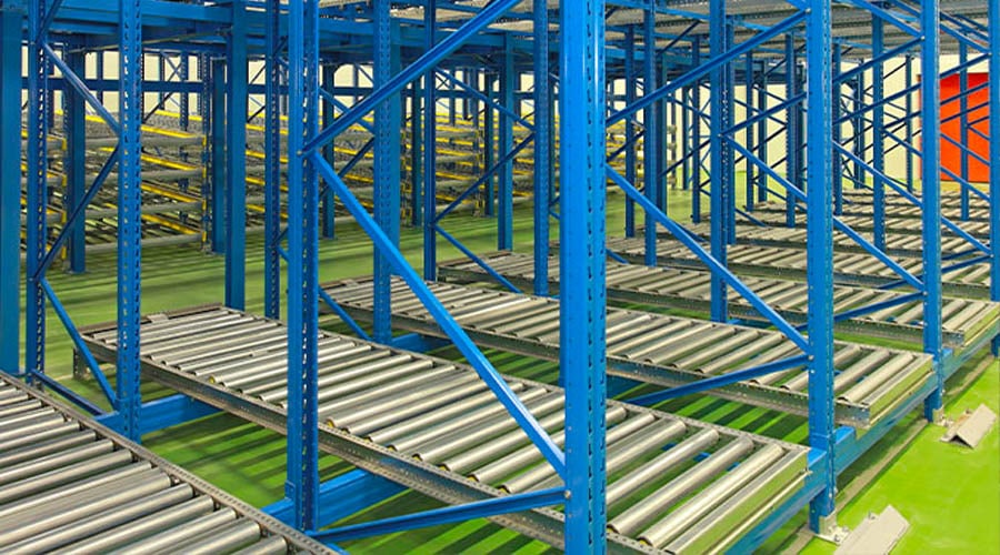 live racking storage in a warehouse
